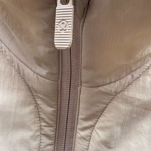Lululemon Quilted Light Insulation Cropped Jacket Size 4 - Picture 14 of 15